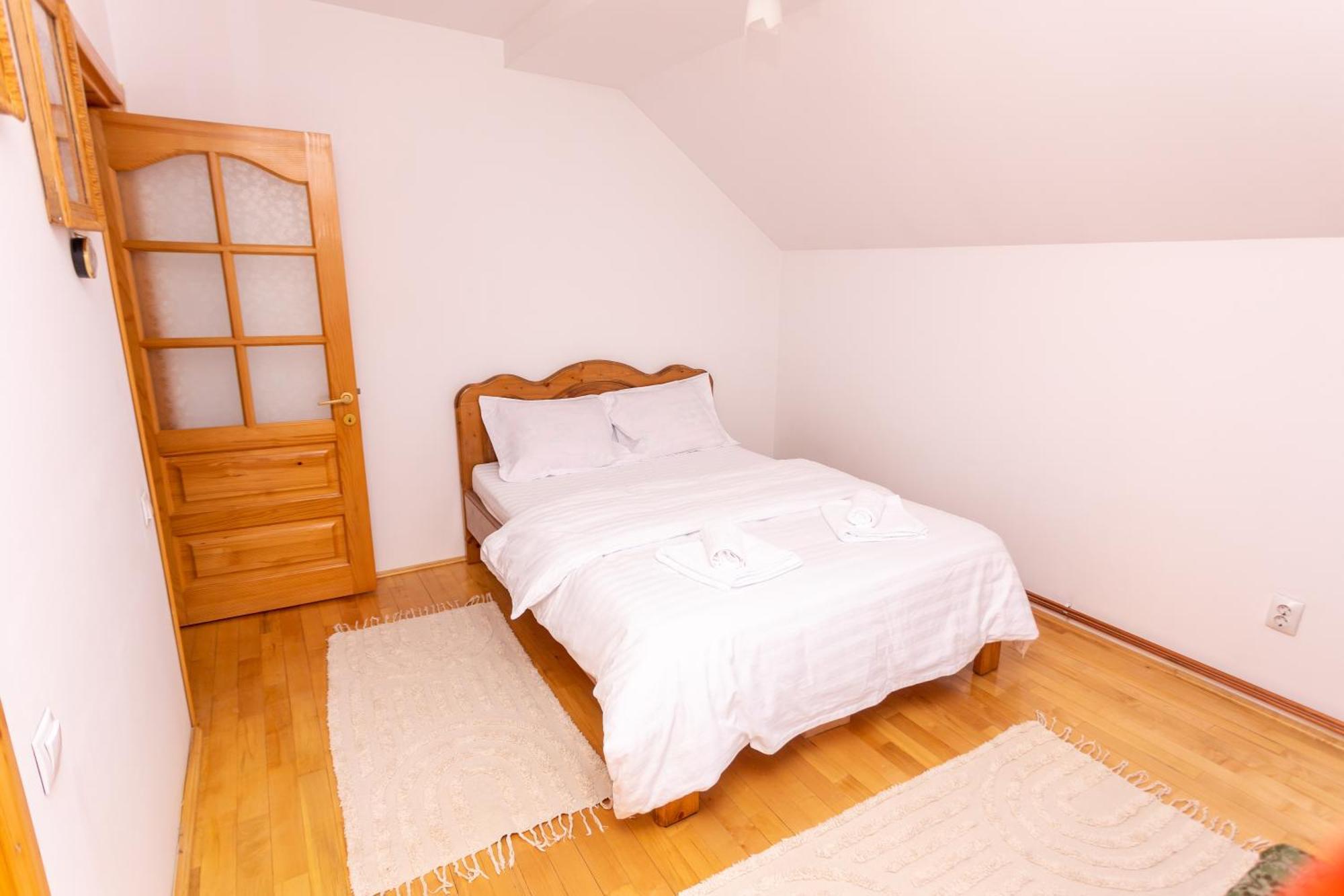 Casa Rumelia Paltineni エクステリア 写真